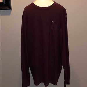 NWT! Long-sleeve American Eagle t-shirt.